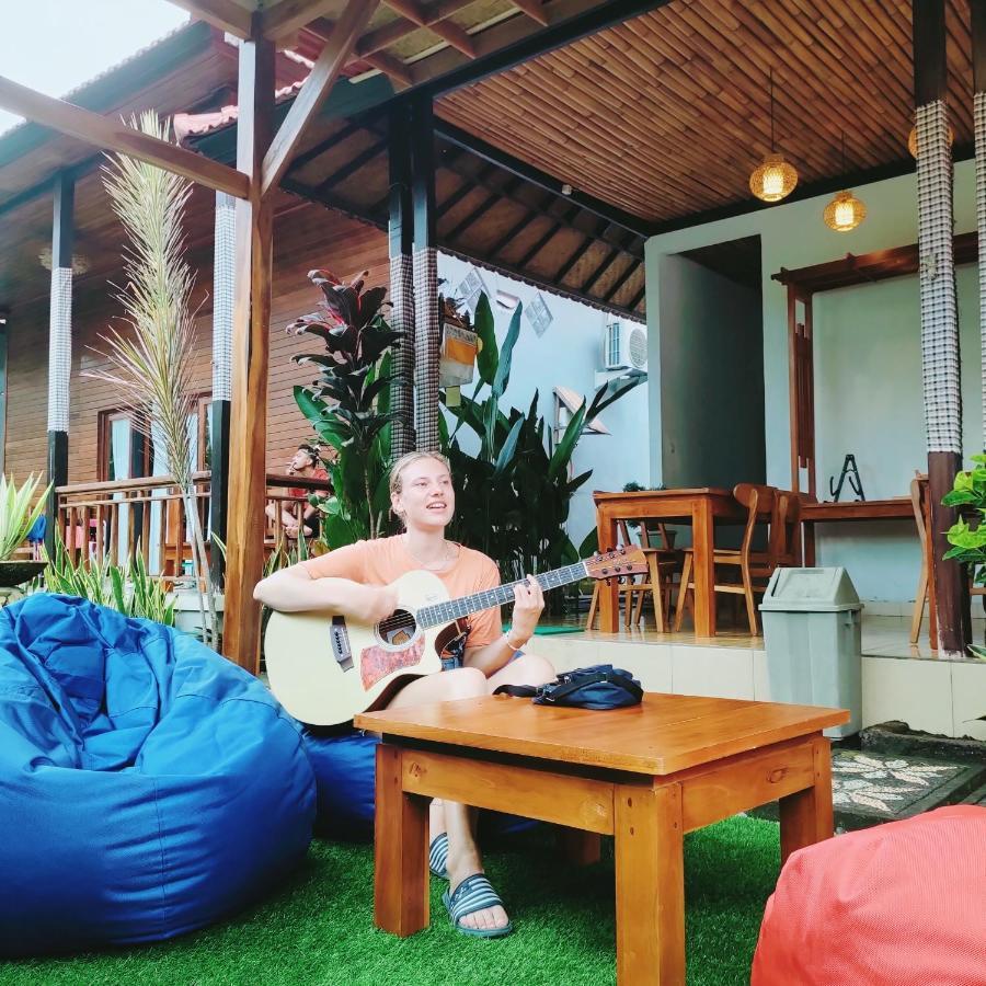 Double'D Hostel Batununggul Extérieur photo