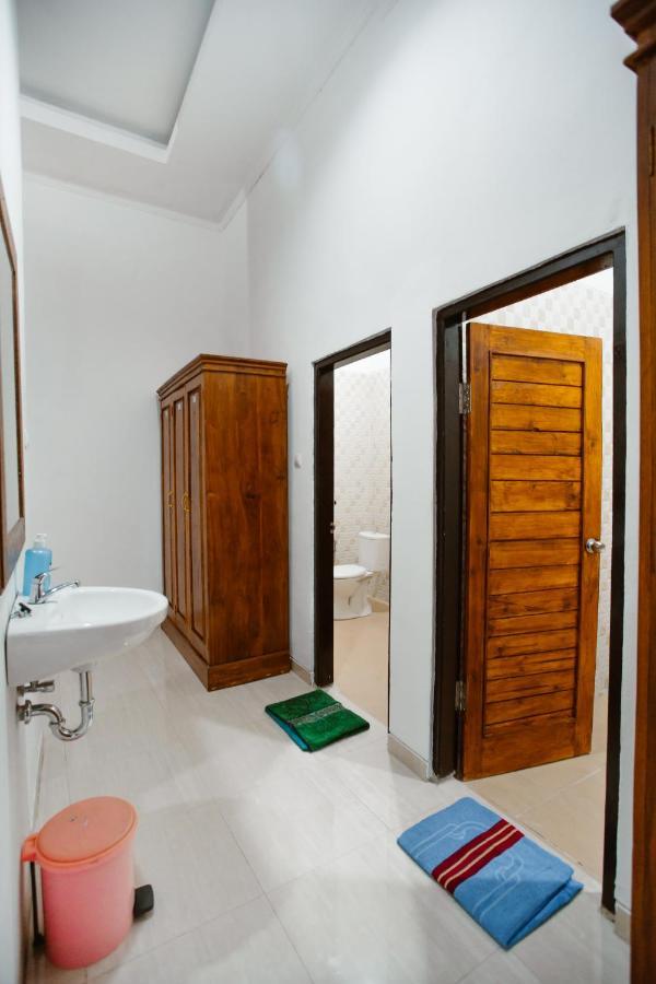 Double'D Hostel Batununggul Extérieur photo