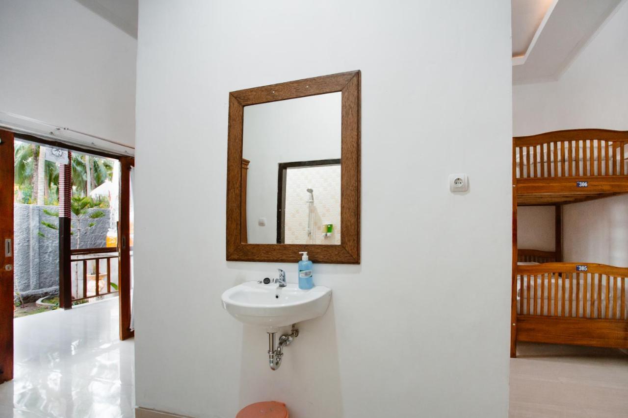 Double'D Hostel Batununggul Extérieur photo