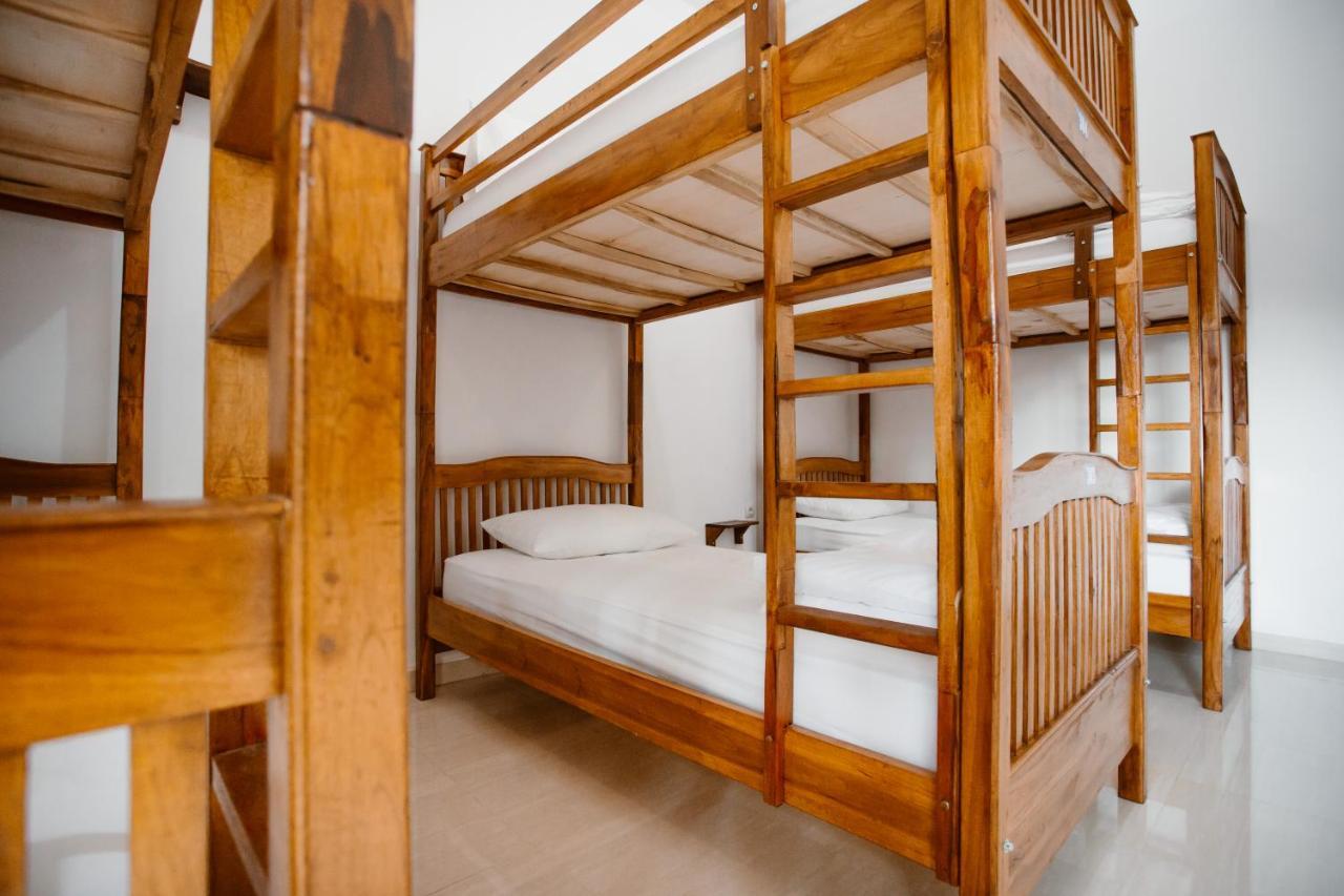 Double'D Hostel Batununggul Extérieur photo