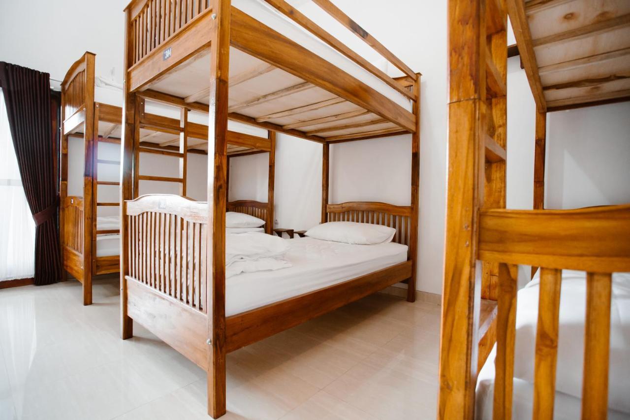 Double'D Hostel Batununggul Extérieur photo